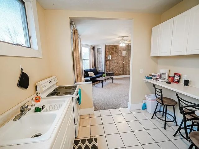 802 E Grove Street, Bloomington, IL 61701