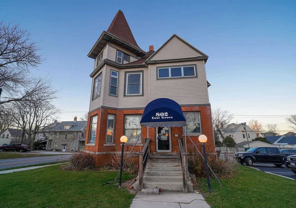 802 E Grove Street, Bloomington, IL 61701