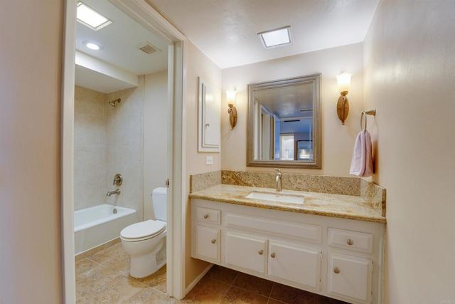 4900 Rosehedge Drive 208, La Mesa, CA 91942