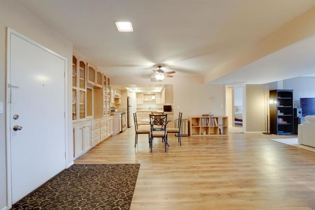 4900 Rosehedge Drive 208, La Mesa, CA 91942