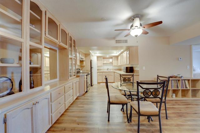 4900 Rosehedge Drive 208, La Mesa, CA 91942