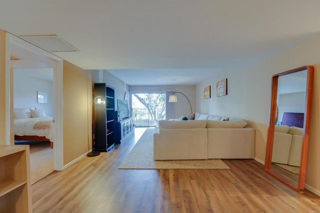 4900 Rosehedge Drive 208, La Mesa, CA 91942