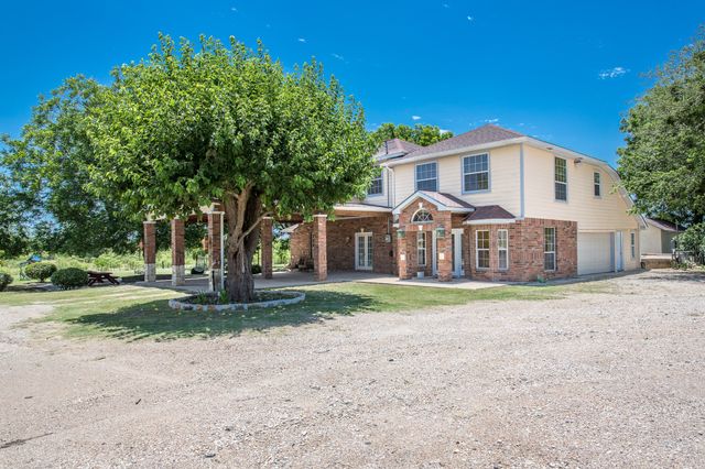 102 E Britton Street, Krum, TX 76249