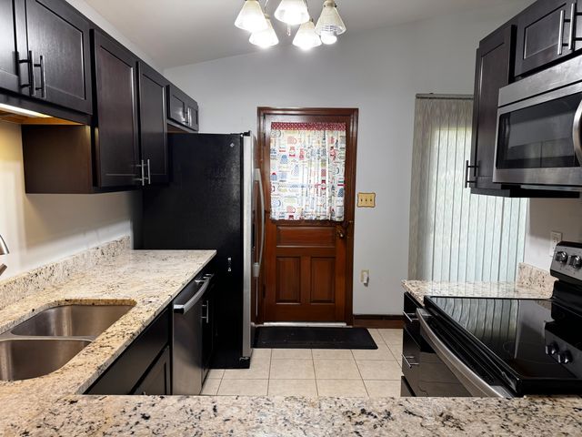 2306 W 65th Avenue, Merrillville, IN 46410