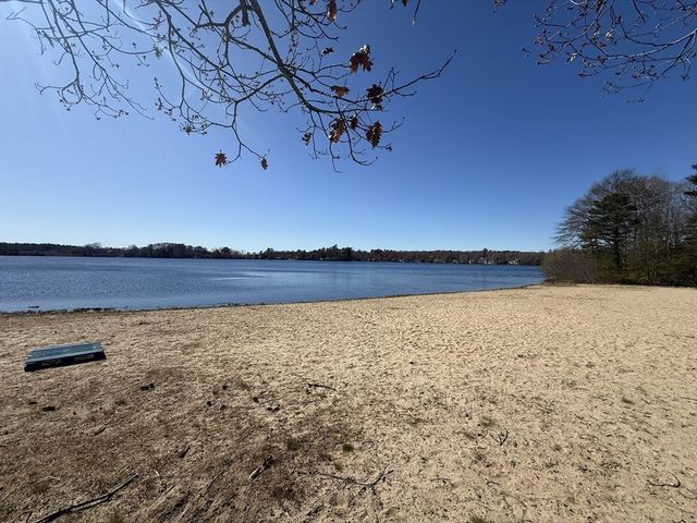 43 Buttonwood Road, Halifax, MA 02338