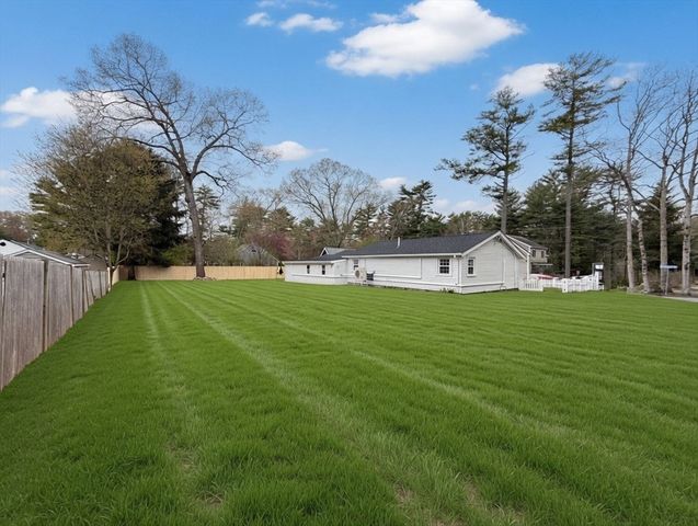 43 Buttonwood Road, Halifax, MA 02338