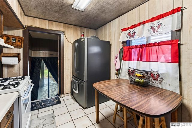 4309 S 13th Street, Omaha, NE 68107