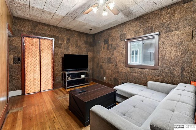 4309 S 13th Street, Omaha, NE 68107