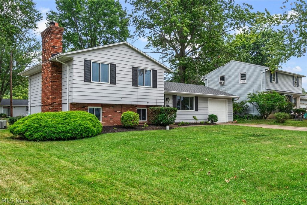 4221 Princess Anne Court, Lorain, OH 44052