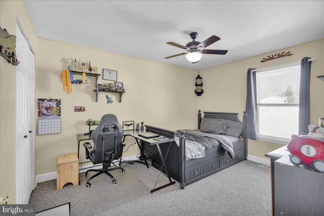 13 WOODSHIRE DR, Sicklerville, NJ 08081