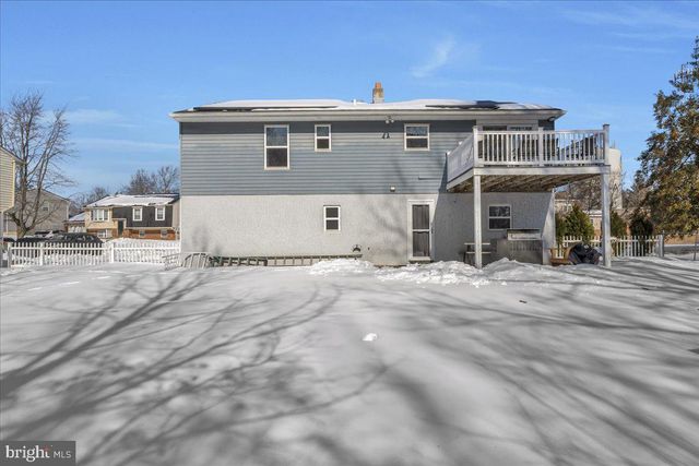 13 WOODSHIRE DR, Sicklerville, NJ 08081