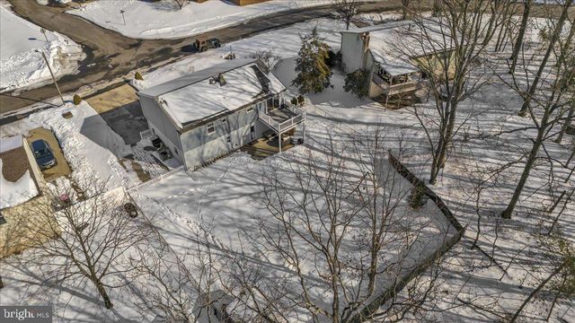 13 WOODSHIRE DR, Sicklerville, NJ 08081