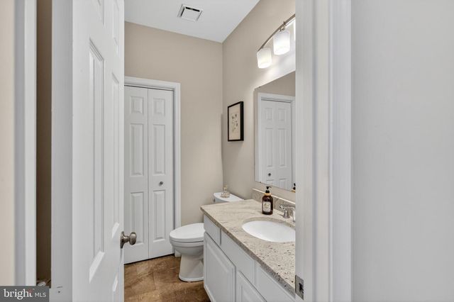 5659 LONESOME DOVE CT, Clifton, VA 20124