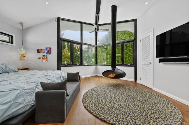 10 Lincoln Road, Scarsdale, NY 10583