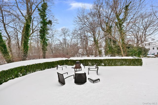 10 Lincoln Road, Scarsdale, NY 10583