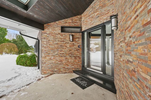 10 Lincoln Road, Scarsdale, NY 10583