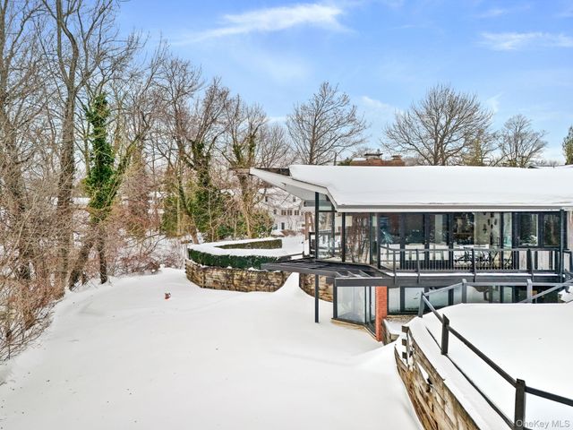 10 Lincoln Road, Scarsdale, NY 10583