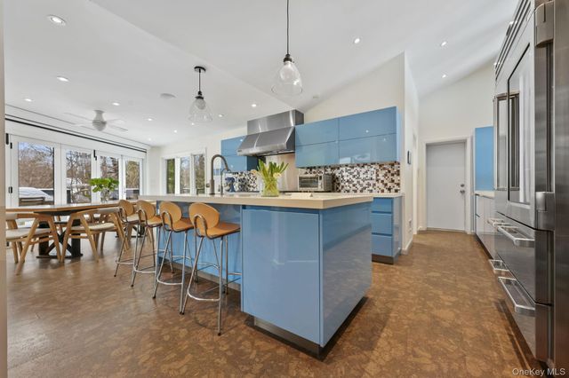 10 Lincoln Road, Scarsdale, NY 10583