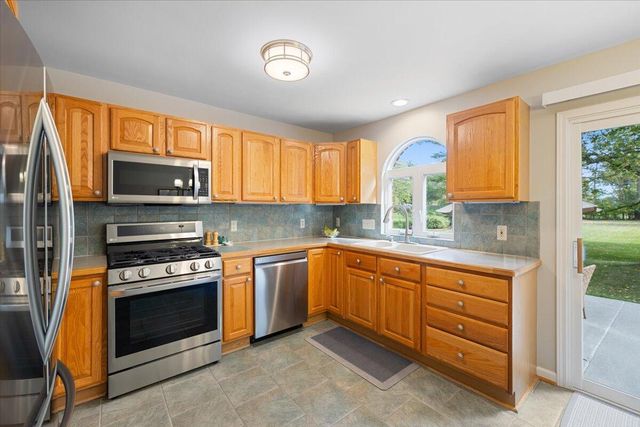 15600 Auburndale Street, Livonia, MI 48154