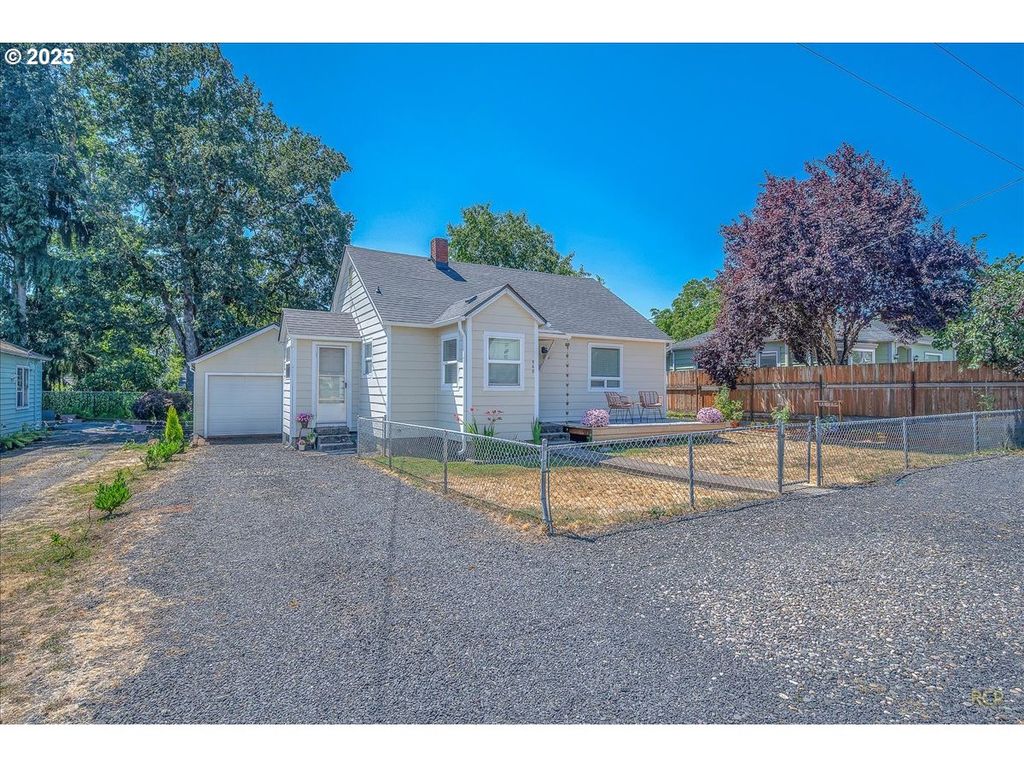 465 S 7TH St, St Helens, OR 97051