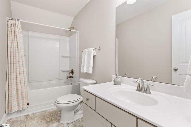 106 Common Oaks Court, Simpsonville, SC 29681