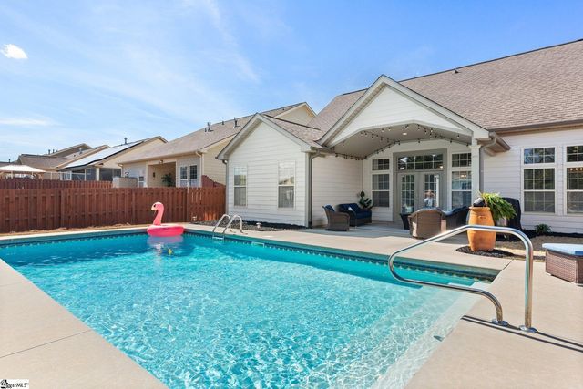 106 Common Oaks Court, Simpsonville, SC 29681