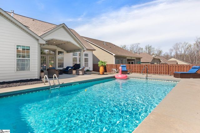 106 Common Oaks Court, Simpsonville, SC 29681