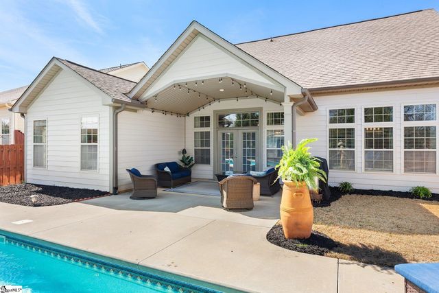 106 Common Oaks Court, Simpsonville, SC 29681