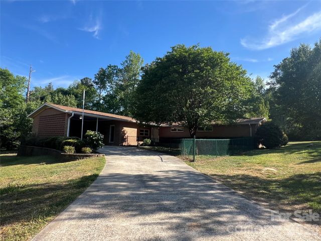 280 Raintree Road, Great Falls, SC 29055