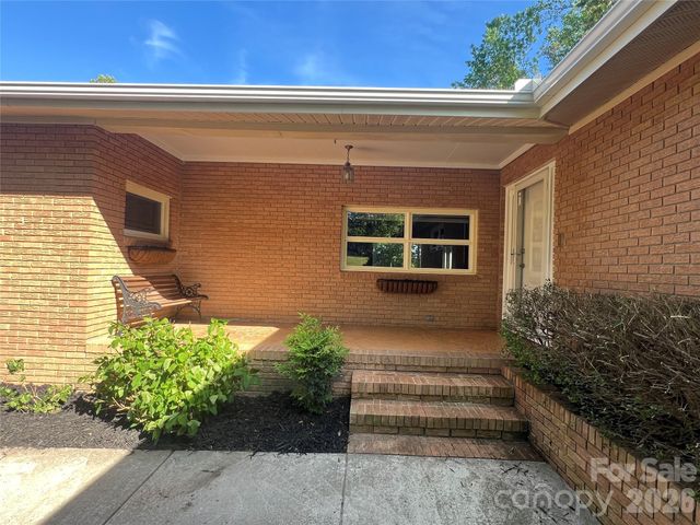 280 Raintree Road, Great Falls, SC 29055