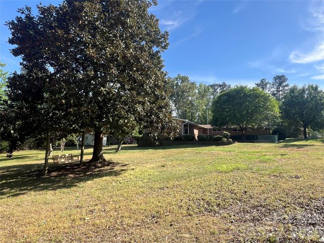280 Raintree Road, Great Falls, SC 29055