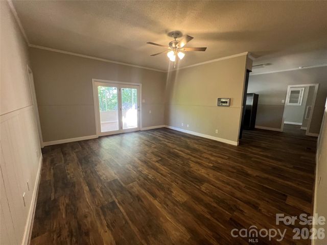 280 Raintree Road, Great Falls, SC 29055