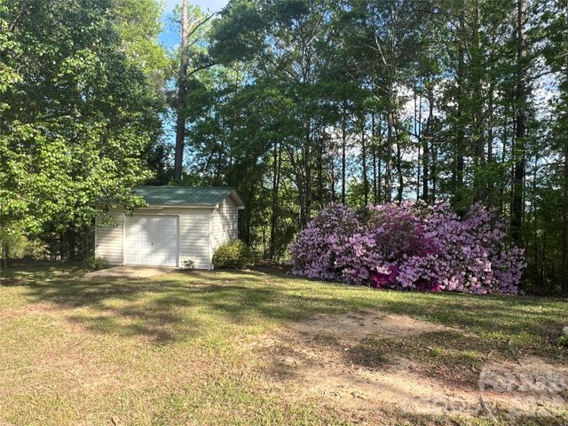 280 Raintree Road, Great Falls, SC 29055