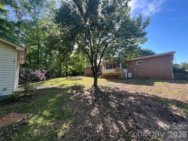280 Raintree Road, Great Falls, SC 29055