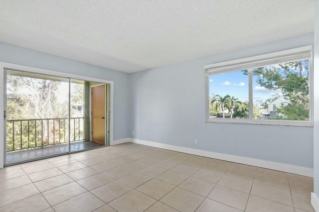 983 NW Spruce Ridge Drive 4, Stuart, FL 34994