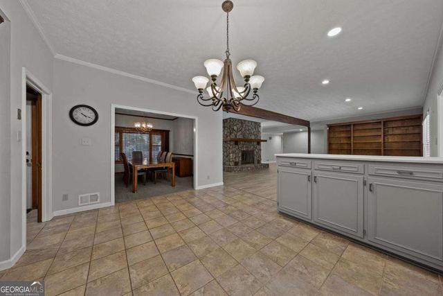 124 Shadow Lake Drive SW, Lilburn, GA 30047