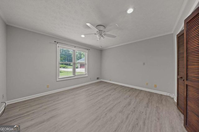 124 Shadow Lake Drive SW, Lilburn, GA 30047