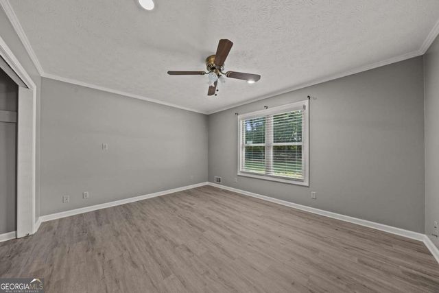 124 Shadow Lake Drive SW, Lilburn, GA 30047