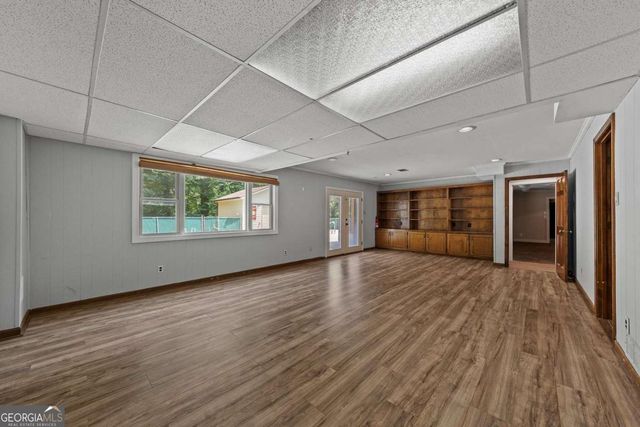 124 Shadow Lake Drive SW, Lilburn, GA 30047