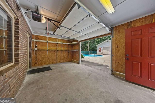 124 Shadow Lake Drive SW, Lilburn, GA 30047