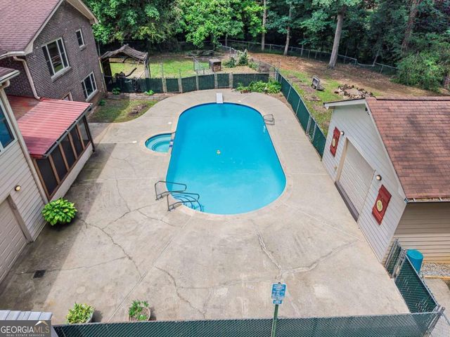 124 Shadow Lake Drive SW, Lilburn, GA 30047
