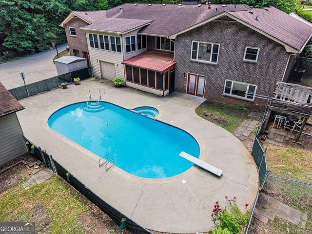124 Shadow Lake Drive SW, Lilburn, GA 30047