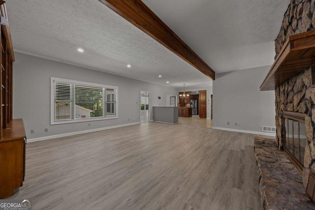 124 Shadow Lake Drive SW, Lilburn, GA 30047