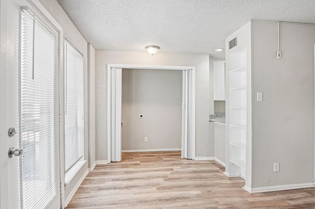 5534 Boca Raton Boulevard 292, Fort Worth, TX 76112
