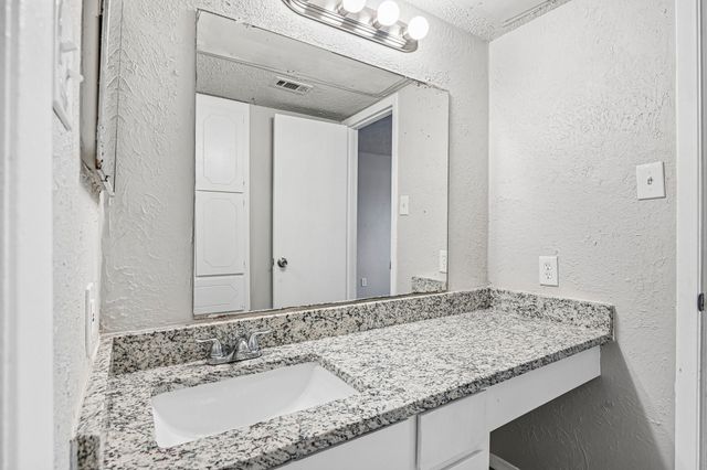5534 Boca Raton Boulevard 292, Fort Worth, TX 76112