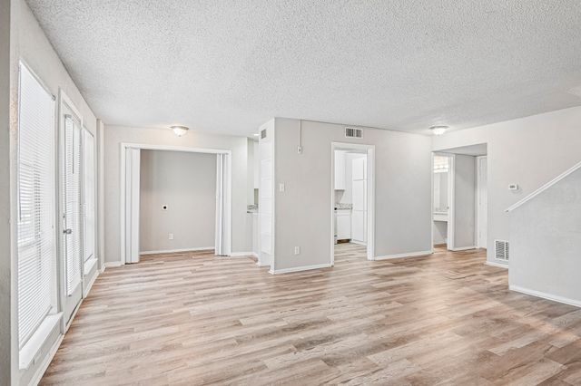 5534 Boca Raton Boulevard 292, Fort Worth, TX 76112