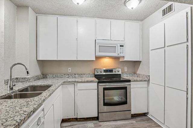 5534 Boca Raton Boulevard 292, Fort Worth, TX 76112