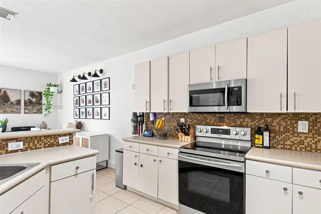 16628 SW 79th Terrace, Miami, FL 33193