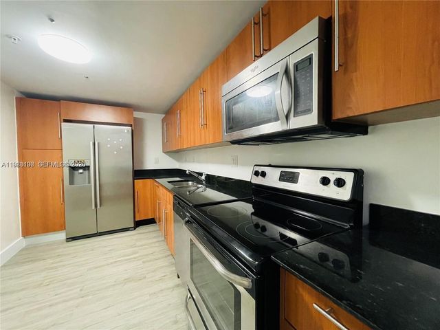 3001 S Ocean Drive 101, Hollywood, FL 33019