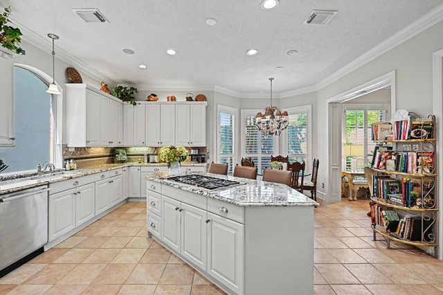 69 Wynden Oaks Drive, Houston, TX 77056
